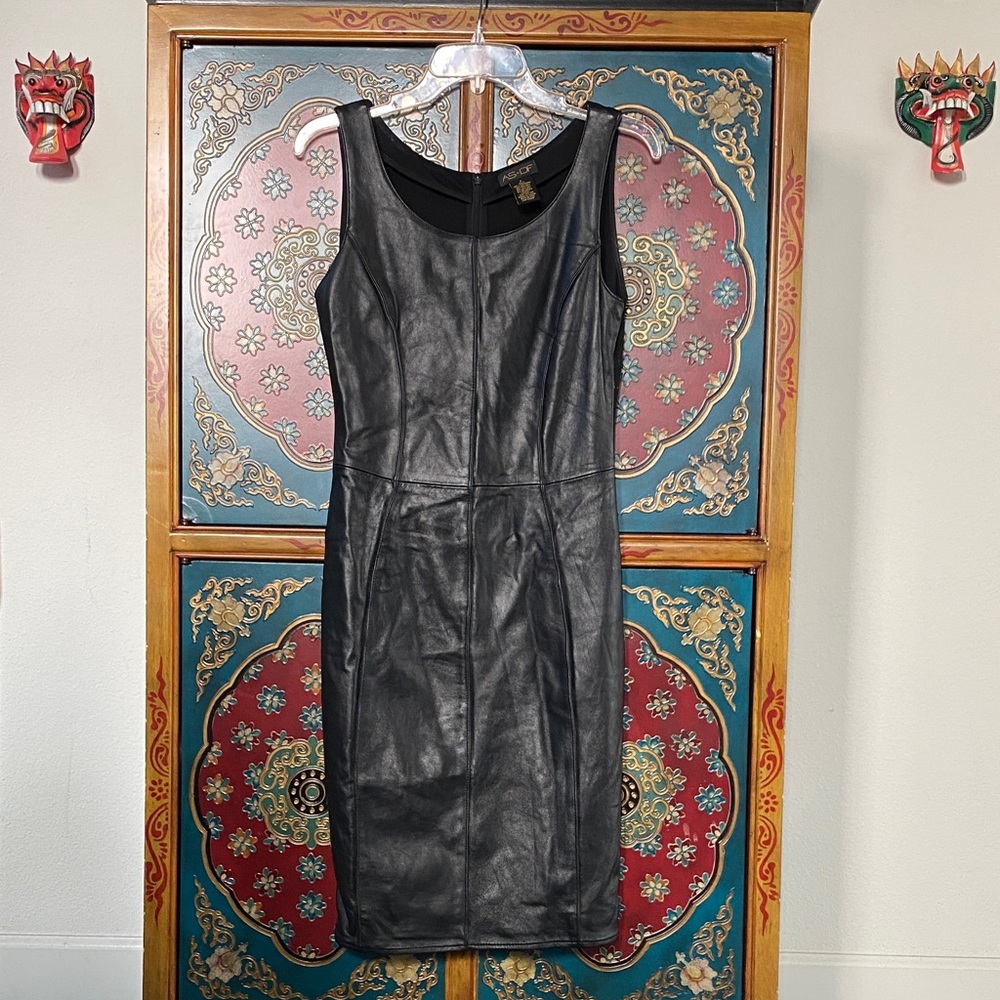 Chic Black Sleeveless Leather Dress